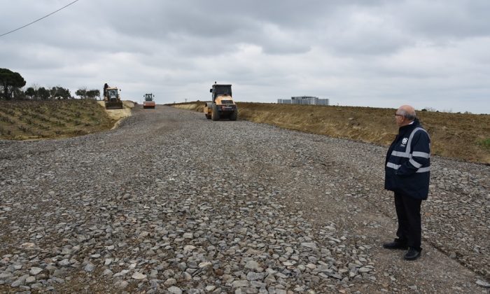 KORONA HASTANE YAPIMINI HIZLANDIRDI BELEDİYE YOL YAPIYOR