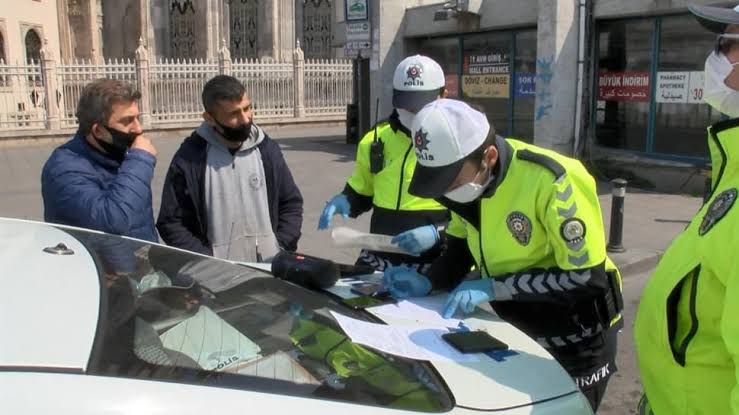 TEKİRDAĞ'DA SOKAĞA ÇIKAN YANDI