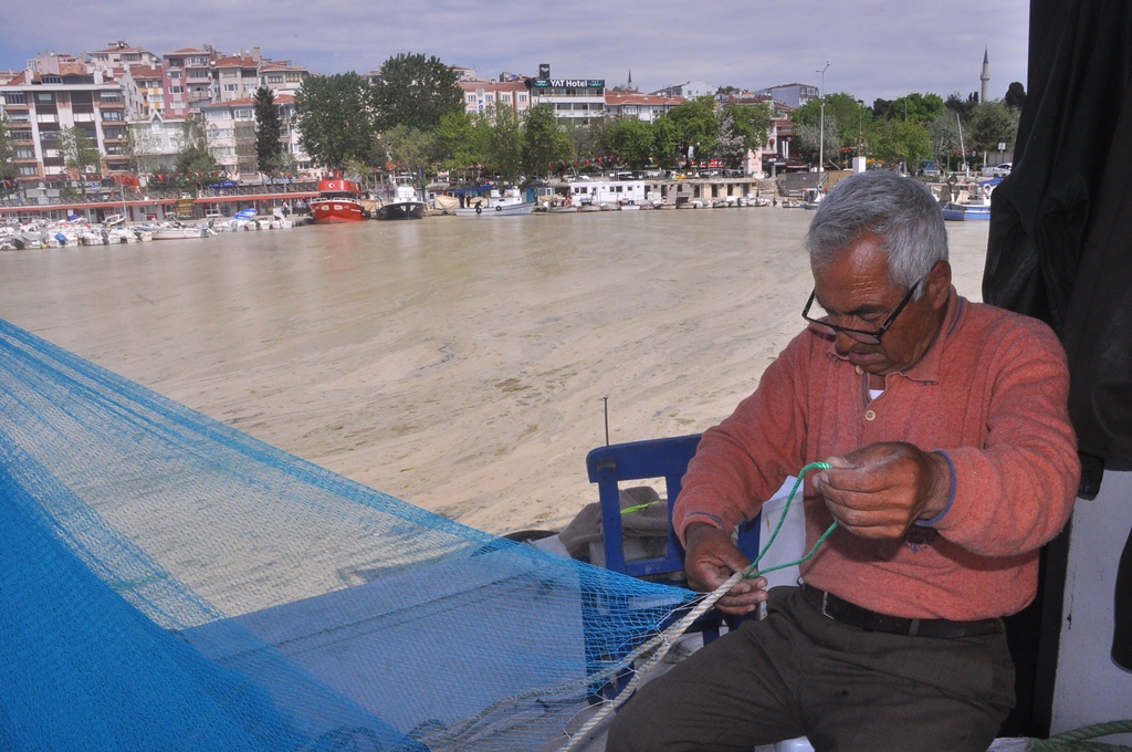 BALIKÇI ÇARESİZ KALDI ACİL DESTEK BEKLİYOR