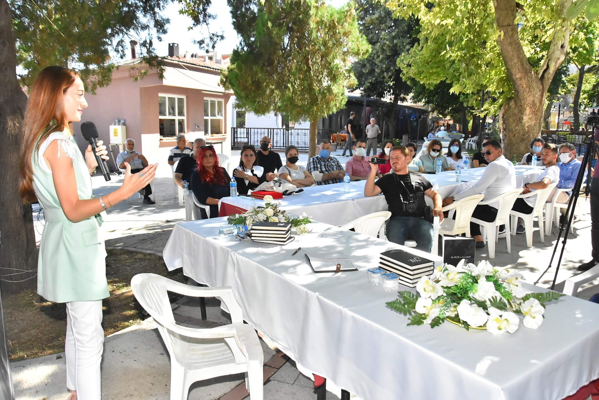 GENÇ YAZAR IŞIKSAL MALKARA’DA OKURLARI İLE BULUŞTU