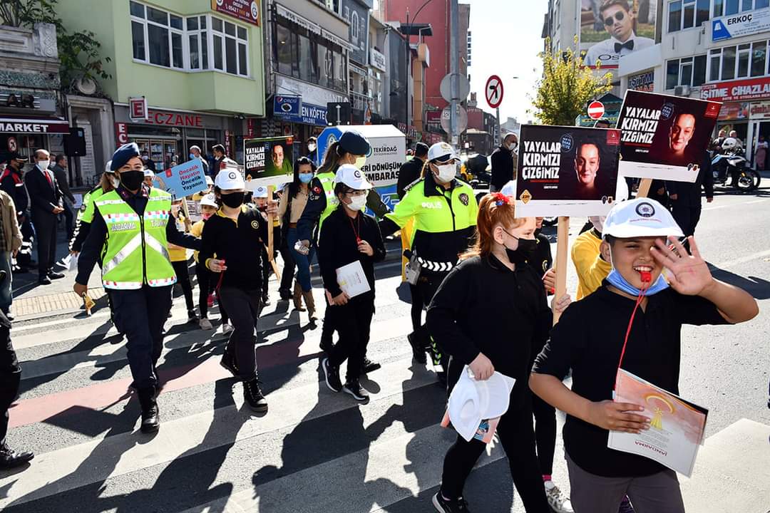 Vali: Sürücü olup yayalara kızıyoruz...