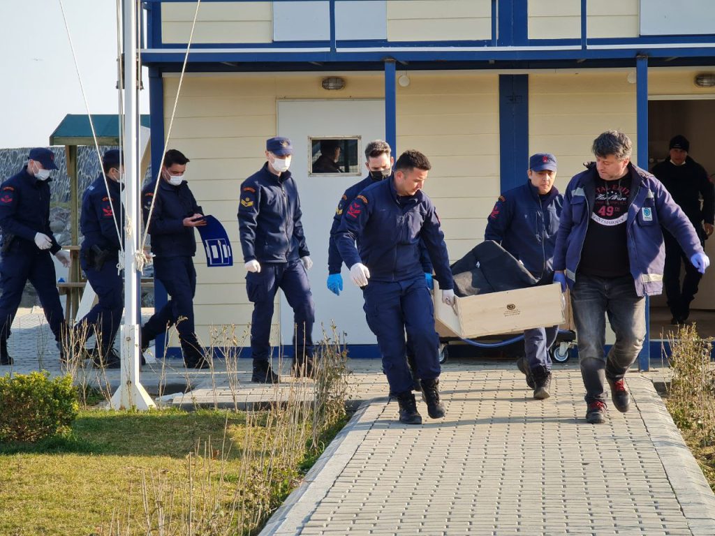 Aranıyordu denizde cesedi bulundu