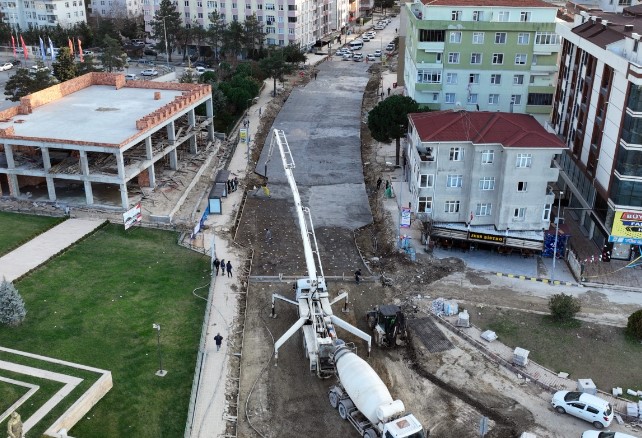 Öztrak Caddesi'nde altyapı bitiyor