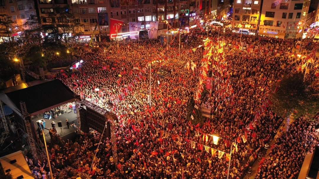 İmamoğlu'na Çorlu'da Yoğun İlgi