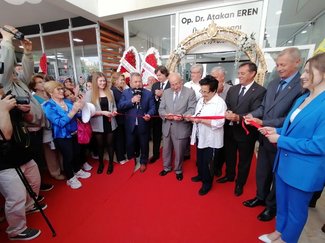 Atakan Eren’den Görkemli Üroloji Kliniği Açılışı