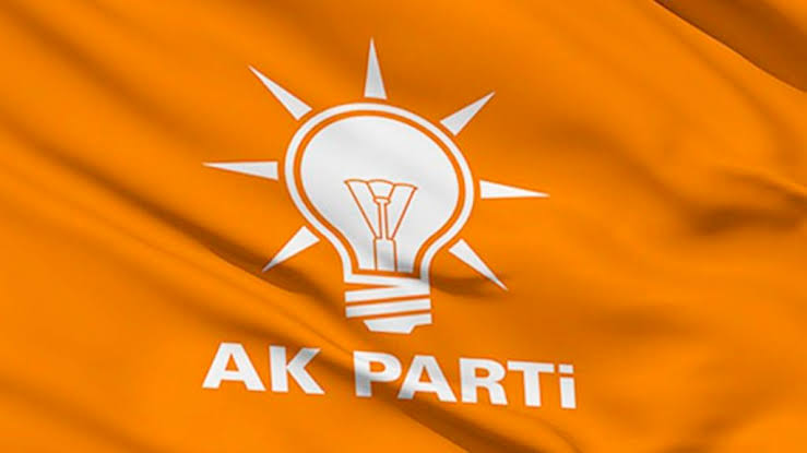 AK Parti'de 4 İlçe Başkanı İstifa Kararı Aldı