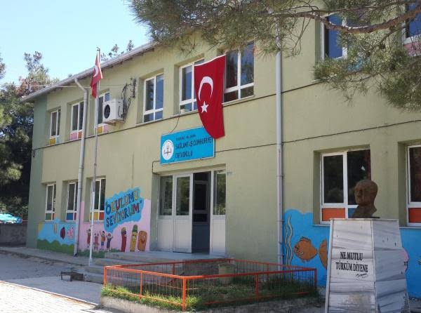 Mahalledeki 3 Okul Birden Kapatıldı, Öğrenciler Mağdur