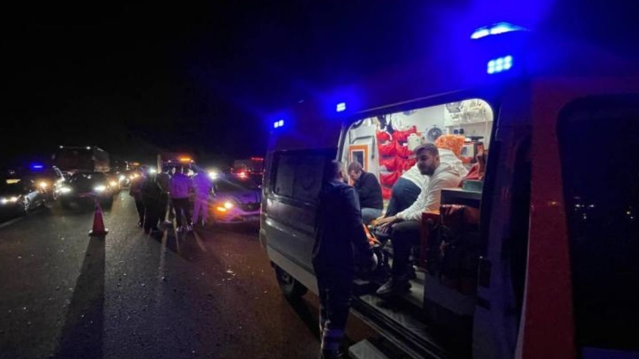 Anadolu Otoyolu’ndaki Zincirleme Trafik Kazasında 7 Kişi Yaralandı