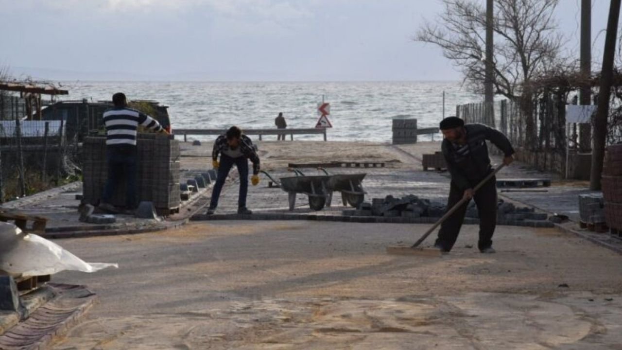 Keşan'da Kaldırım Yapım Çalışmaları Sürüyor