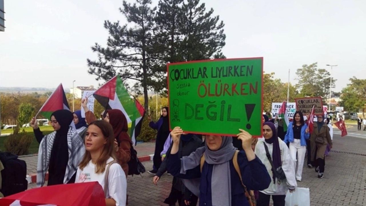 Trakya Üniversitesi Öğrencileri İsrail'i Kınadı