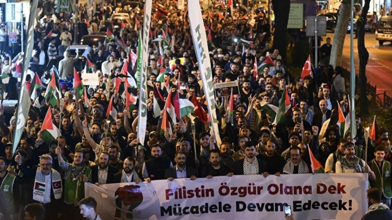 İstanbul'da Filistin İçin Yürüyoruz Etkinliği Düzenlendi