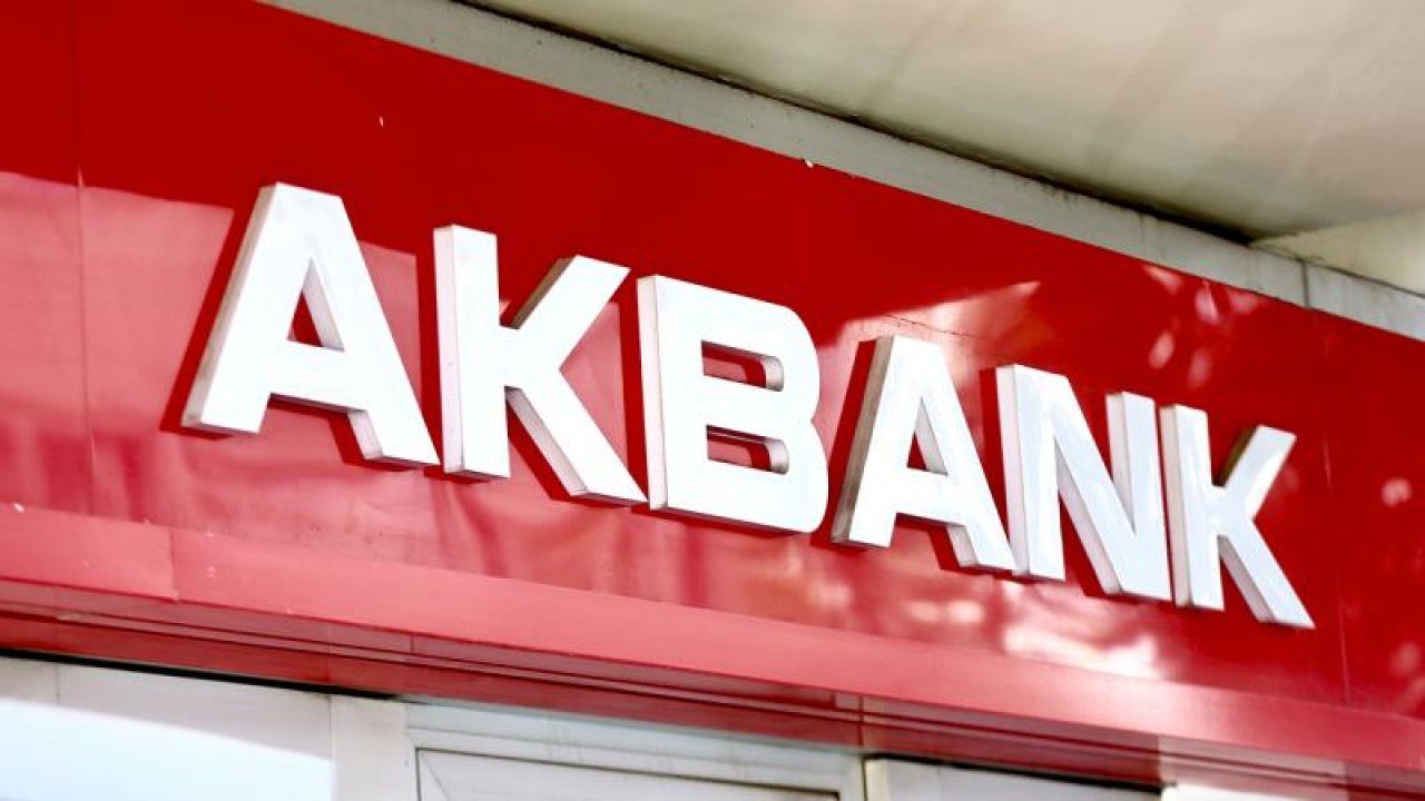 Akbank'tan Dudak Uçuklata Net Kar Açıklaması