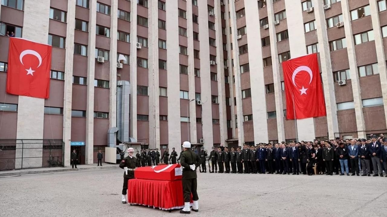 Edirne'de Şehit Düşen Uzman Çavuş Merzifonluoğlu'nun Naaşı Uğurlandı