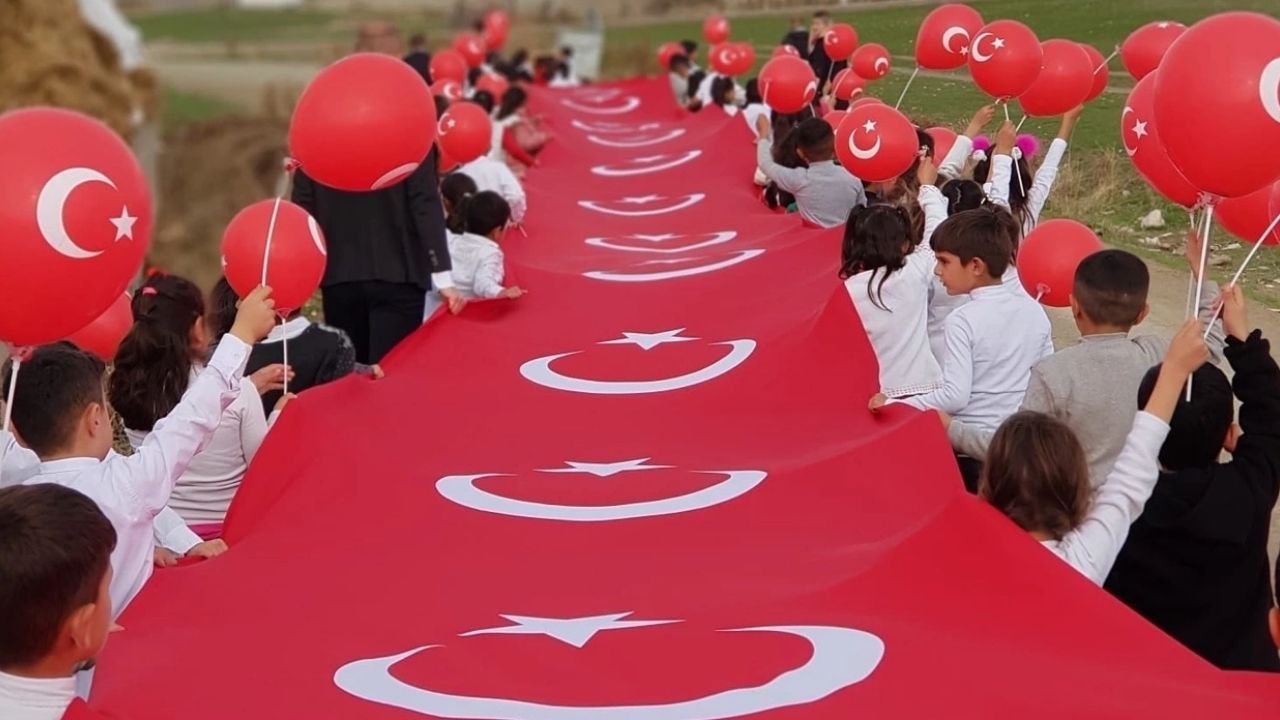 Tekirdağ'da Cumhuriyet'in 100. Yıl Dönümü Kutlandı