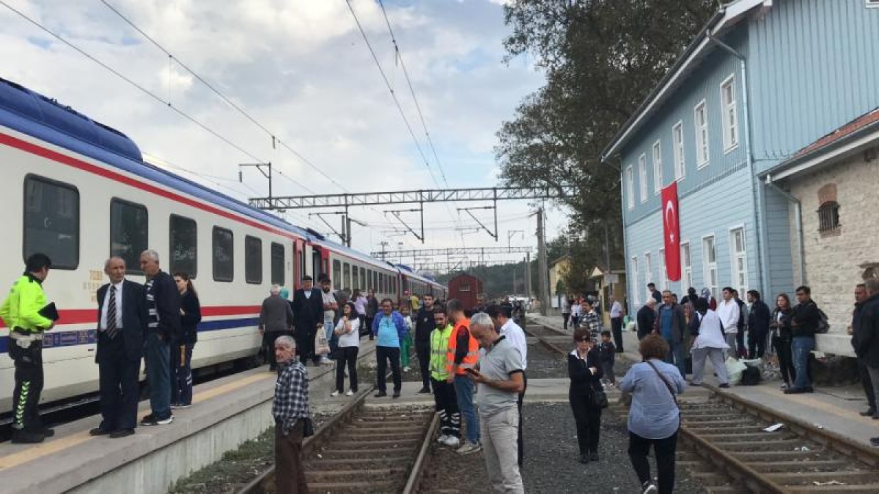 Çorlu'da Yolcu Treninin Çarptığı Kadın Hayatını Kaybetti