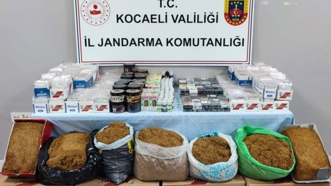 Kocaeli'de Kaçak Tütün ve Makaron Ele Geçirildi