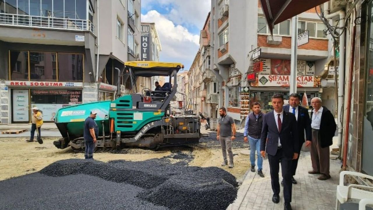 Çorlu'da Asfaltlama Çalışmaları Devam Ediyor