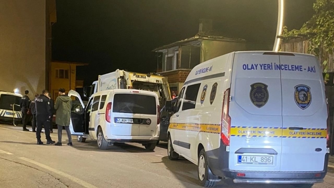 Kocaeli'de Çöp Kamyonu Sürücüsünü Vurdular