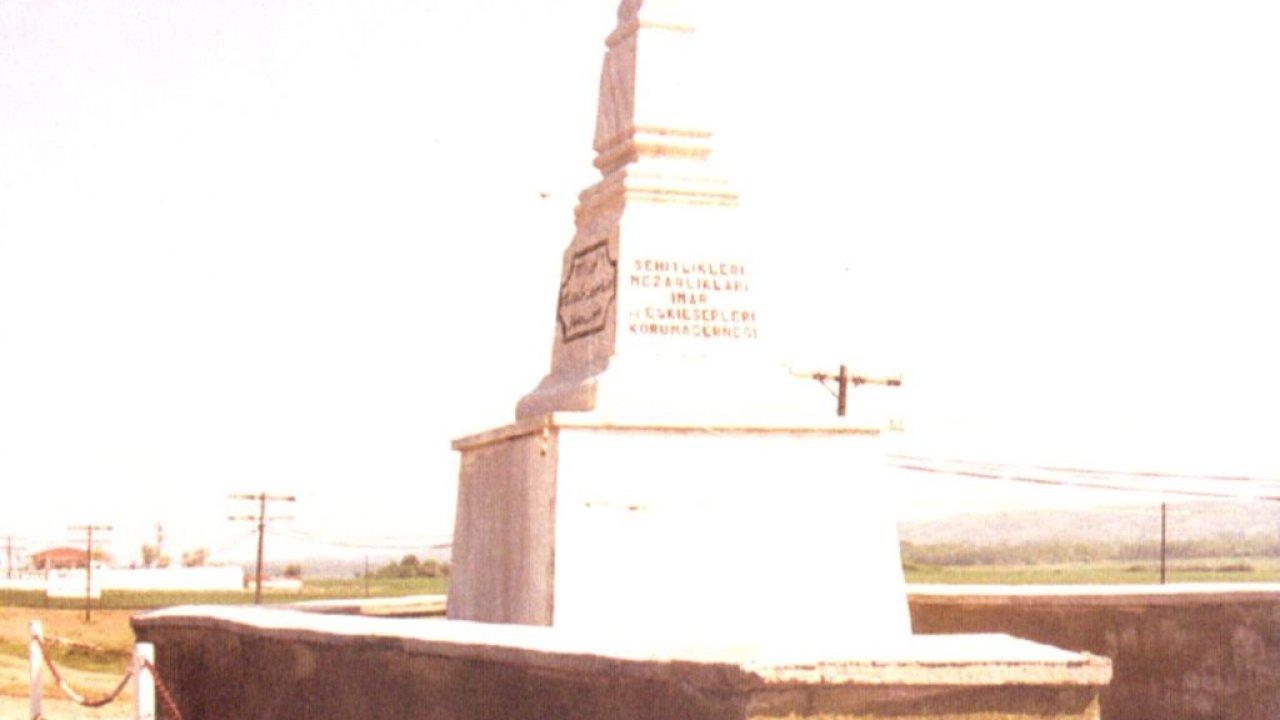 Edirne'deki Süvari Yüzbaşı Reşit Bey Anıtı Korunmalı