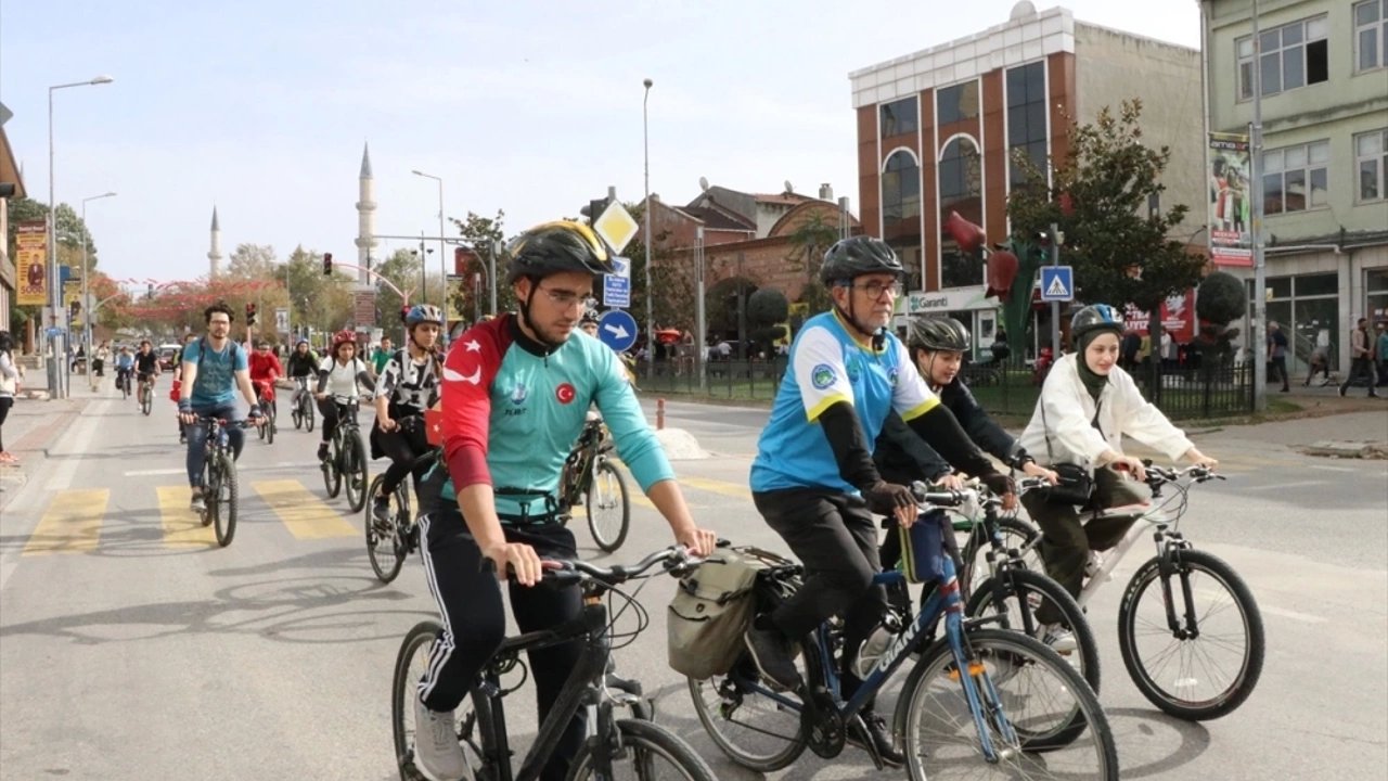 Edirne'de Cumhuriyet'in 100. Yılı Dolayısıyla Pedala Basıldı