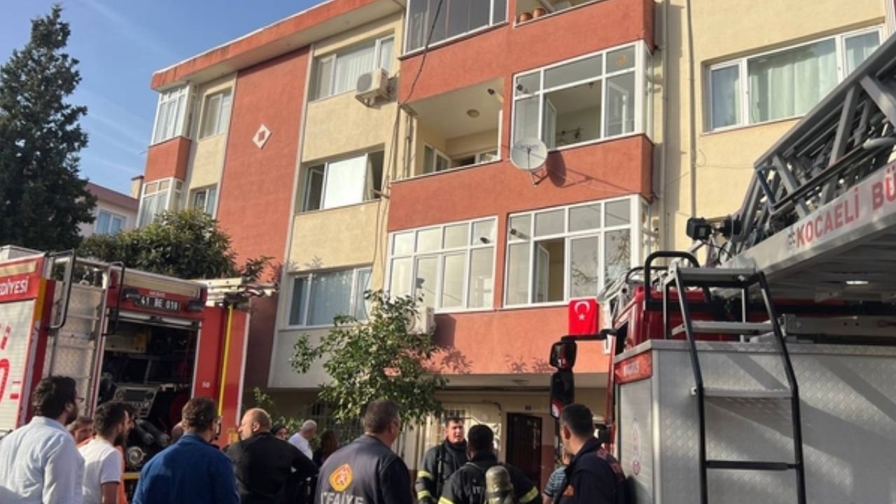 Kocaeli'deki Bir Apartman Dairesinde Yangın Çıktı