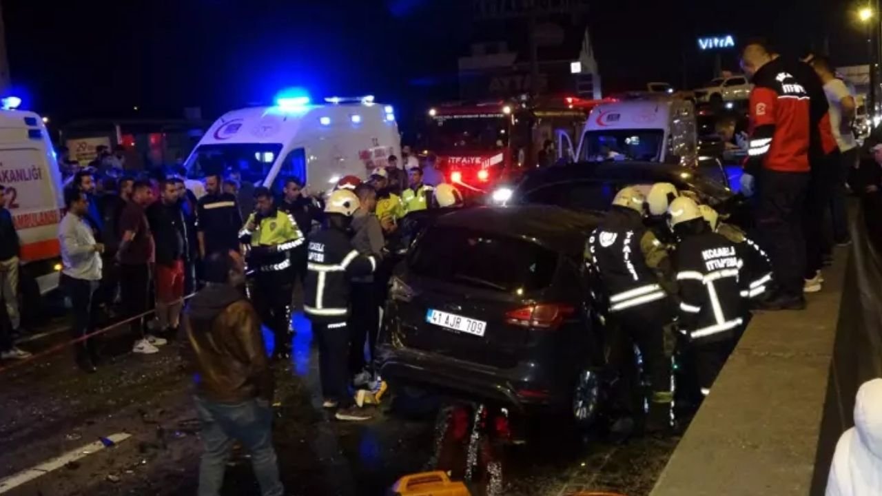 Kocaeli'deki Kazada Ölen Kadın ve Bebeğine Acı Veda