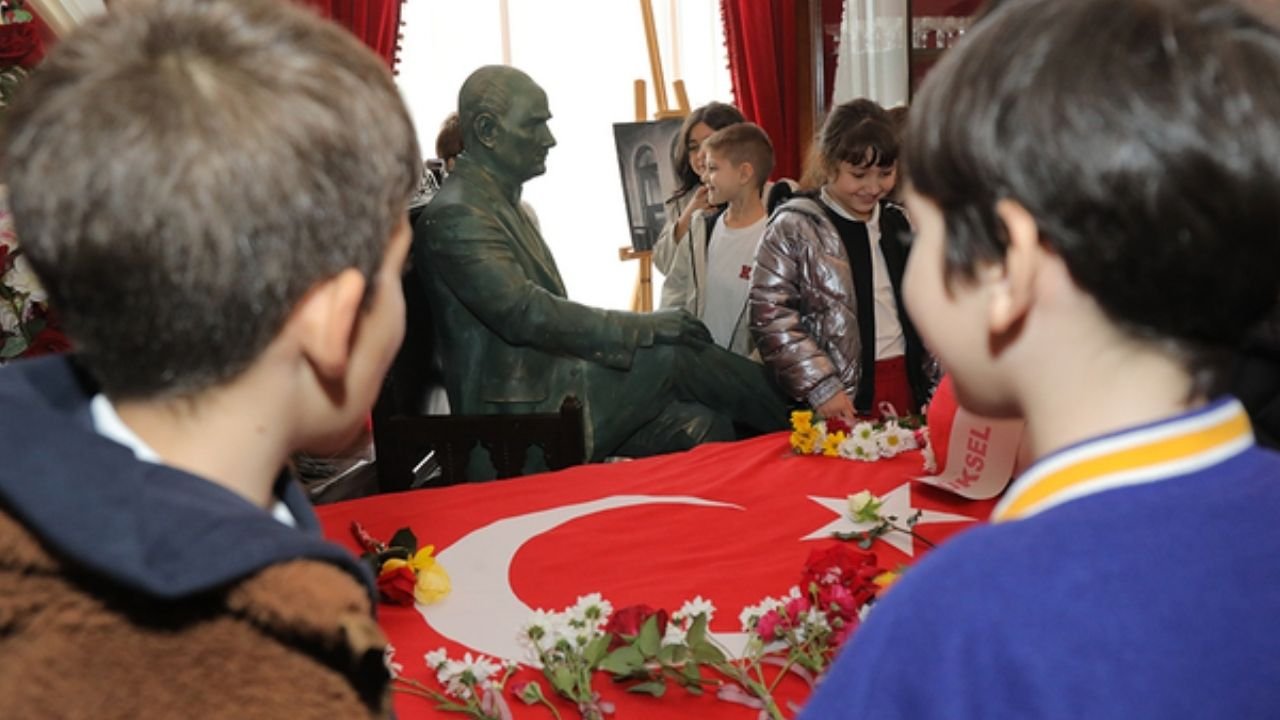 Edirne'deki Öğrenciler Atatürk Odası'nı Ziyaret Etti