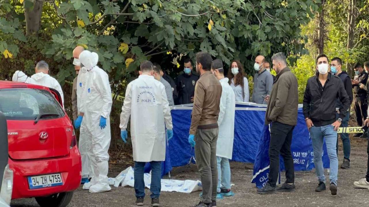 Hastane Otoparkındaki Otomobilde Bir Kadın Cesedi Bulundu