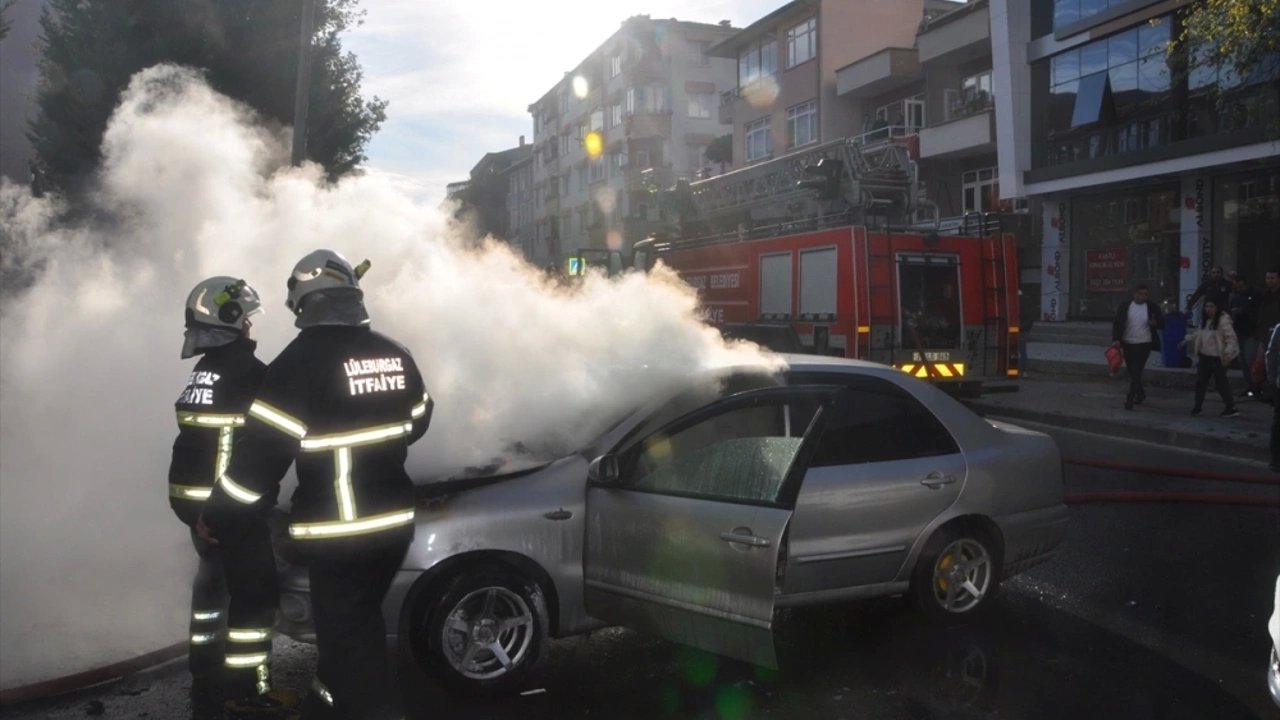 Lüleburgaz'daki Otomobilde Yangın Çıktı