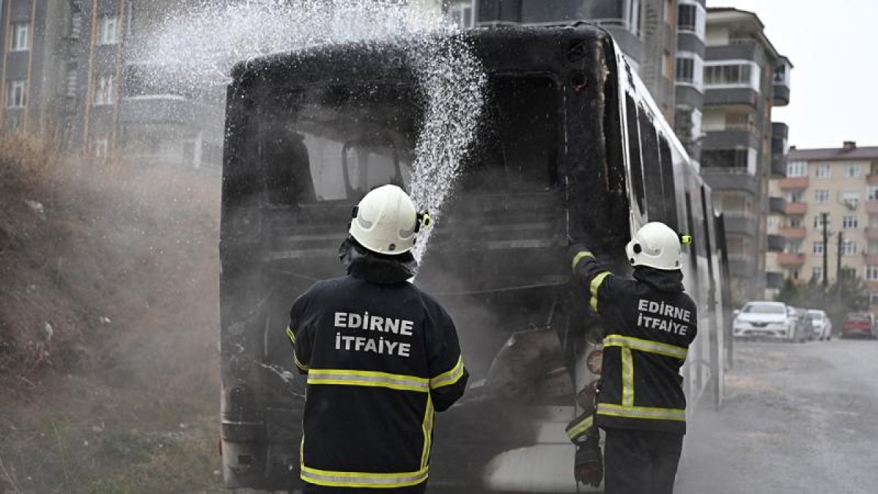 Edirne'de Park Halindeki Otobüste Yangın Çıktı