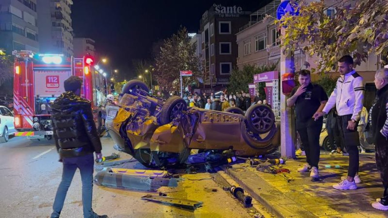 Otomobil Ticari Taksi ve Park Halindeki Araca Çarptı