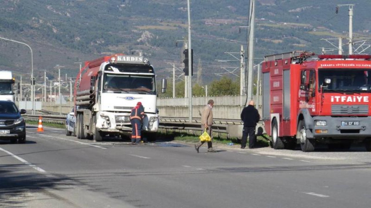 Sakarya'daki Zincirleme Trafik Kazasında 4 Kişi Yaralandı