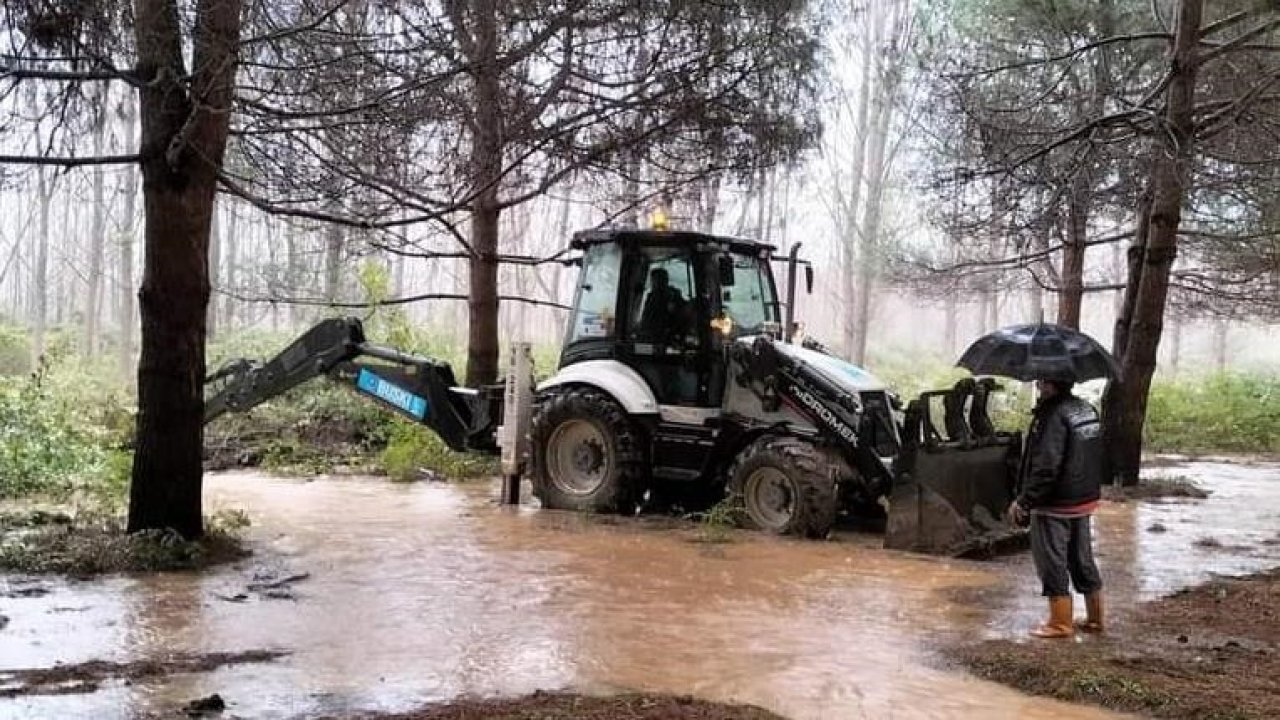 Bursa'da Deniz Taştı ve Sahil Bandı Su Altında Kaldı