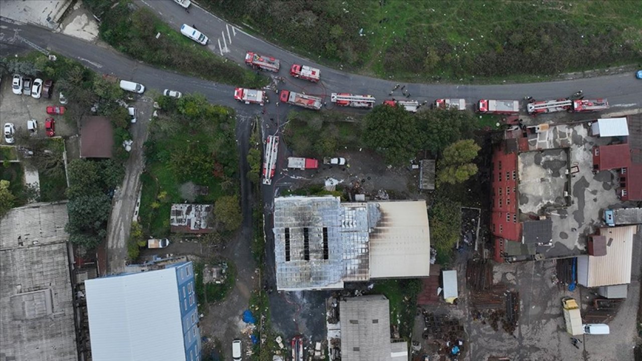 Arnavutköy'deki Bir Fabrikada Yangın Çıktı