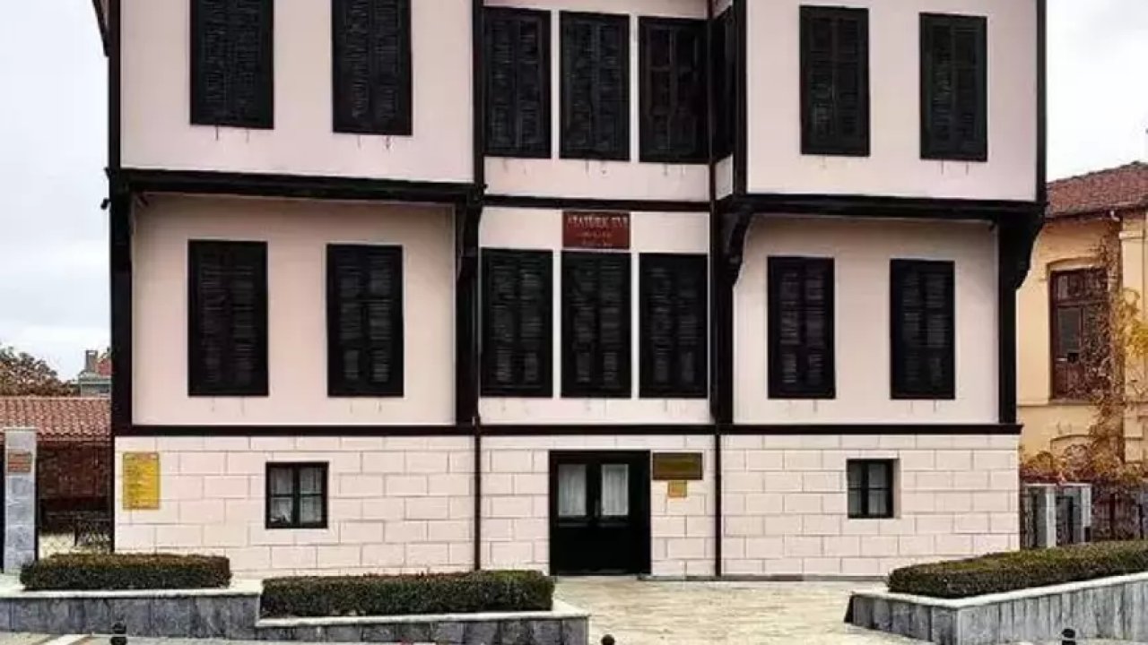 Kırklareli'ndeki Atatürk Evi'ni Çok Sayıda Kişi Ziyaret Etti