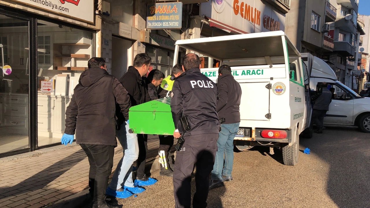 Bıçaklı Kavgada 1 Kişi Yaşamını Yitirdi, 2 Kişi Yaralandı