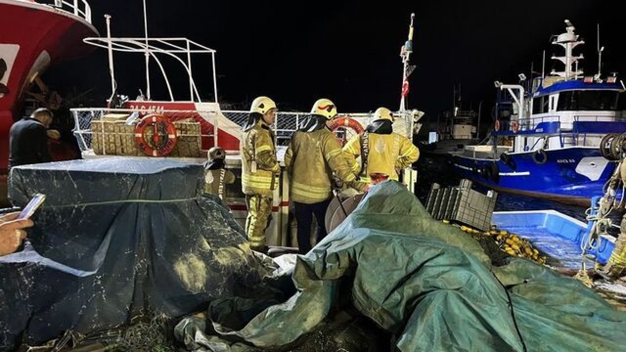 Beylikdüzü'ndeki Bir Teknede Yangın Çıktı