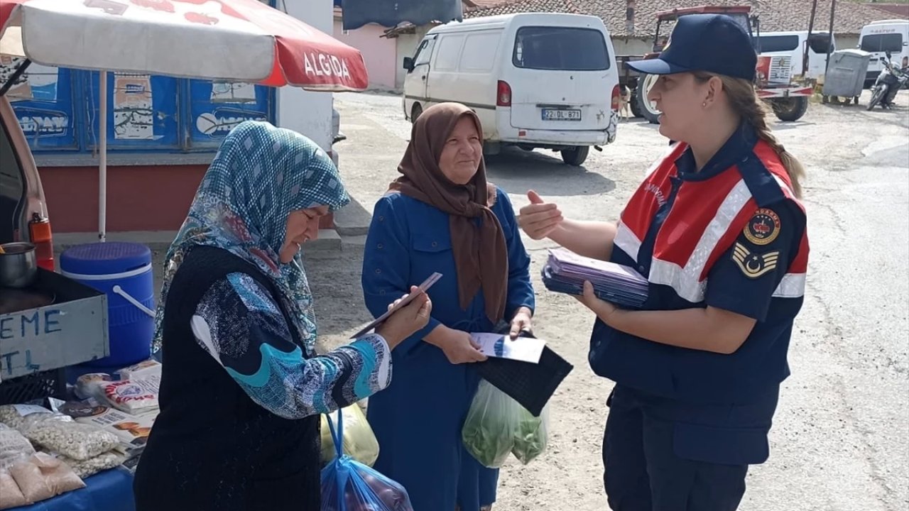 Edirne'de Jandarma KADES Bilgilendirmesi Yapıyor