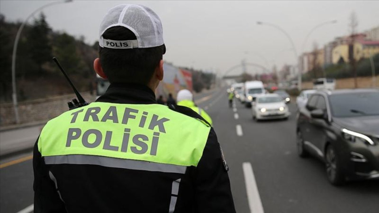 Trafiği Tehlikeye Düşüren Sürücülere Ceza Kesildi