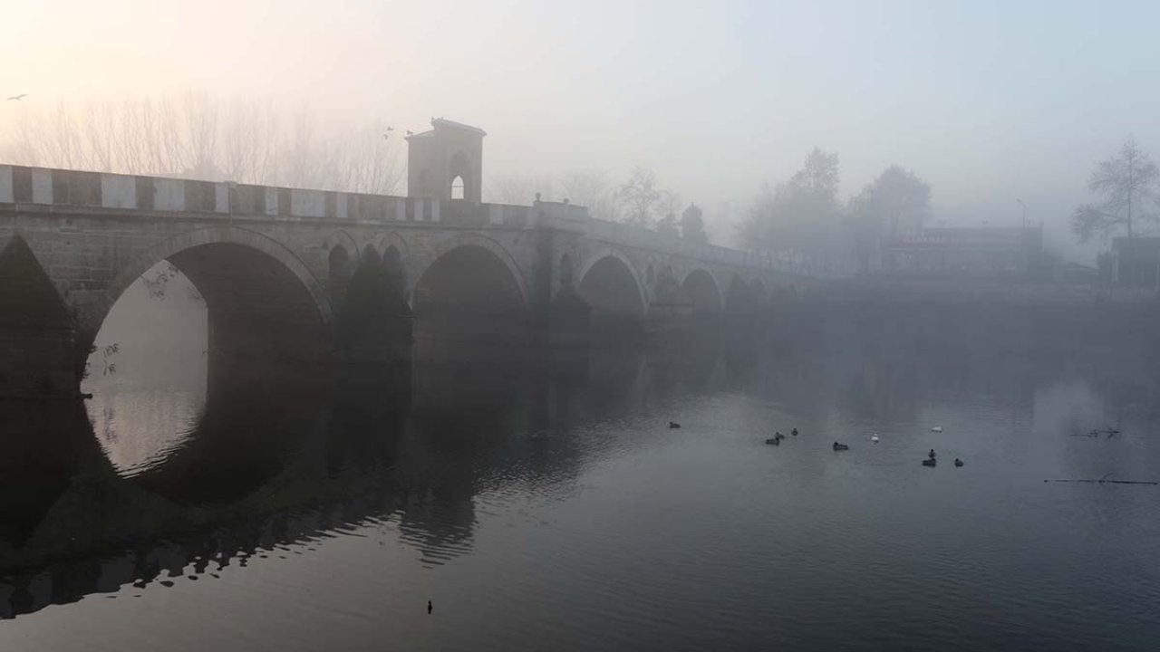 Edirne'de Etkili Olan Sis Yaşamı Olumsuz Etkiledi