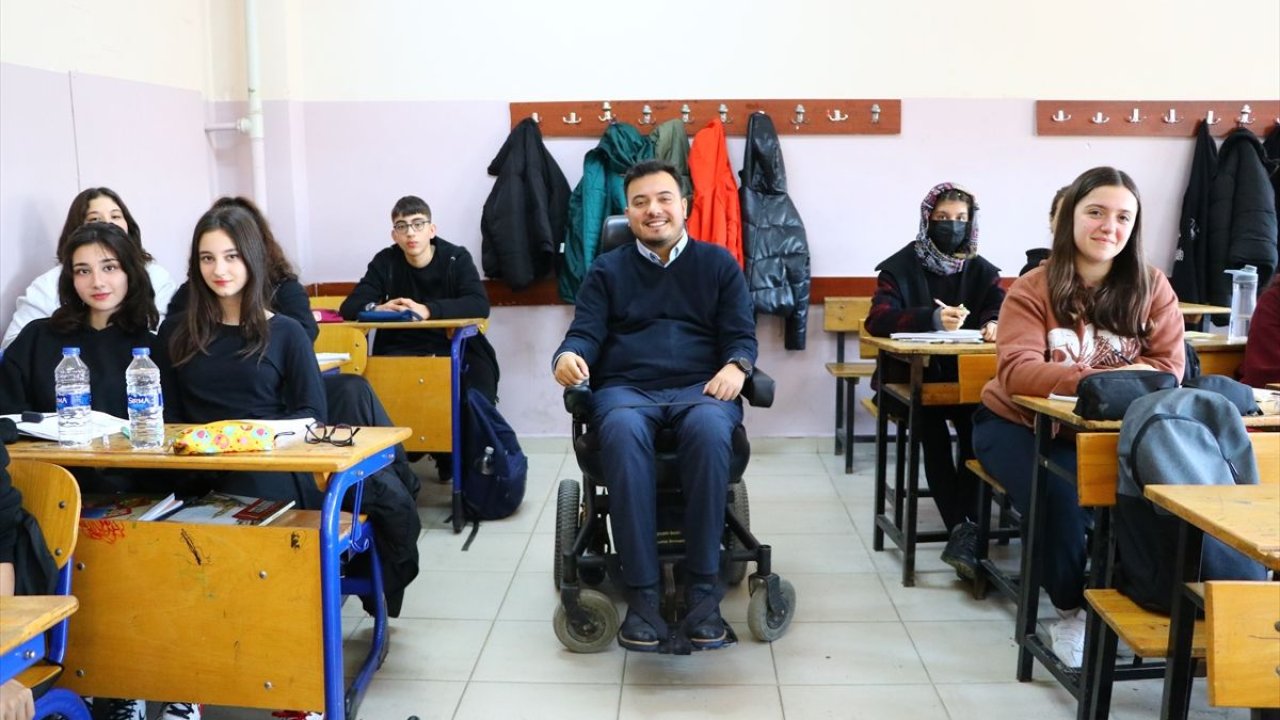 Tekirdağ'da Bir Kişi Öğrenciyken Ayrıldığı Liseye Öğretmen Oldu