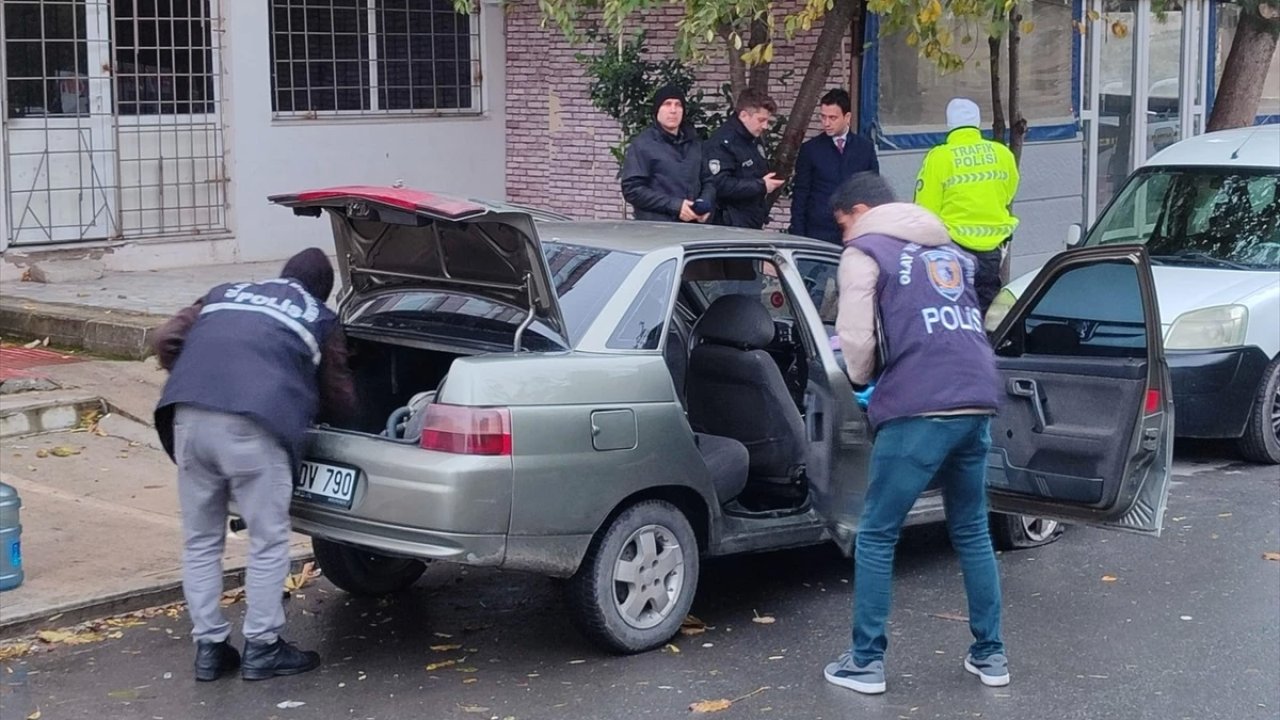 Çerkezköy'de Seyir Halindeki Otomobile Ateş Açıldı