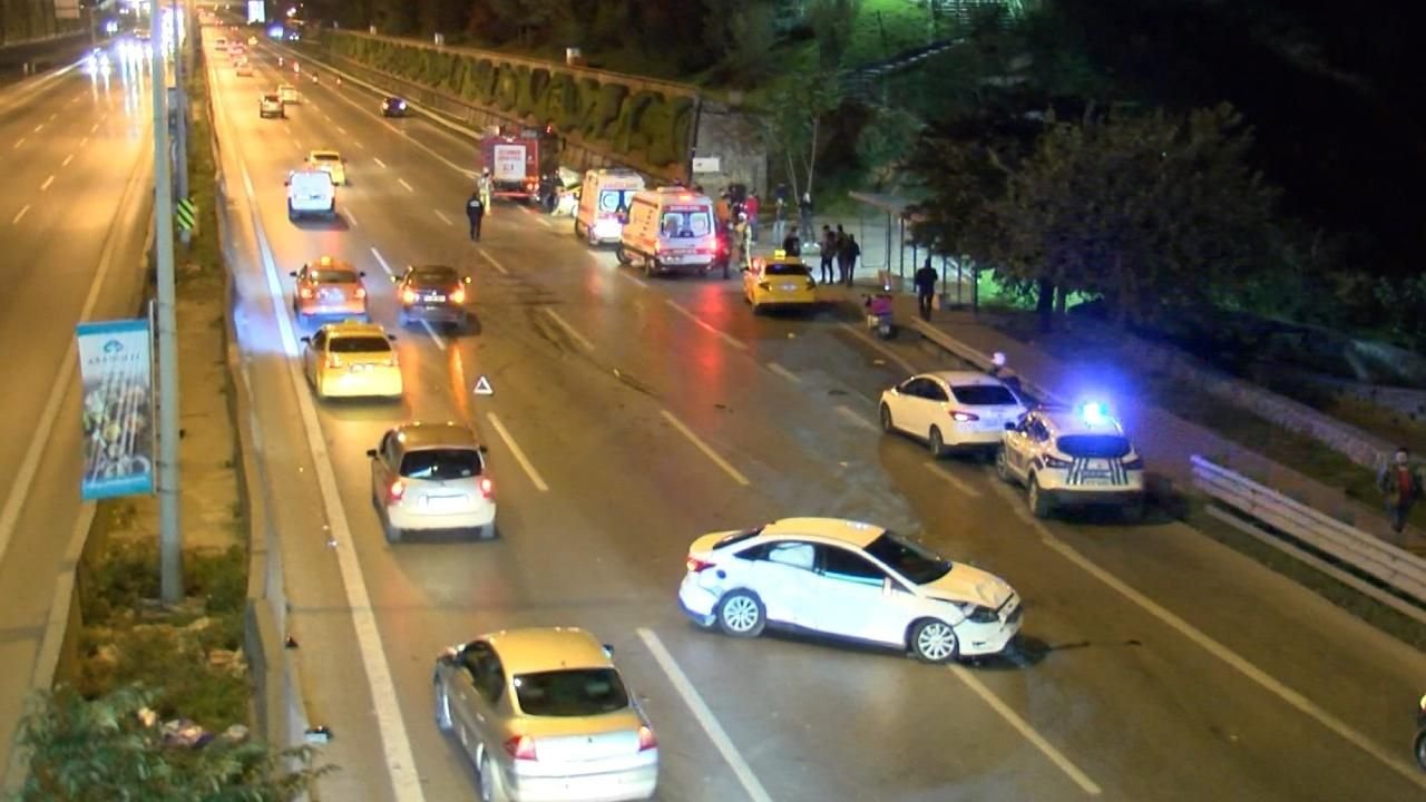 3 Araç Zincirleme Trafik Kazasına Karıştı