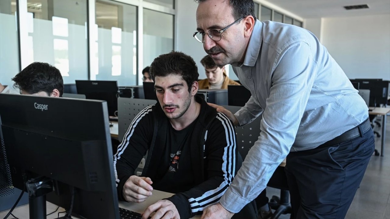 İTÜ'de Beyaz Şapkalı Hackerlar Yetişiyor