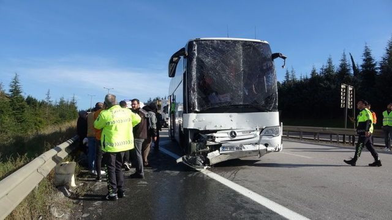 Tır ile Yolcu Otobüsünün Karıştığı Kazada 13 Yaralı Var