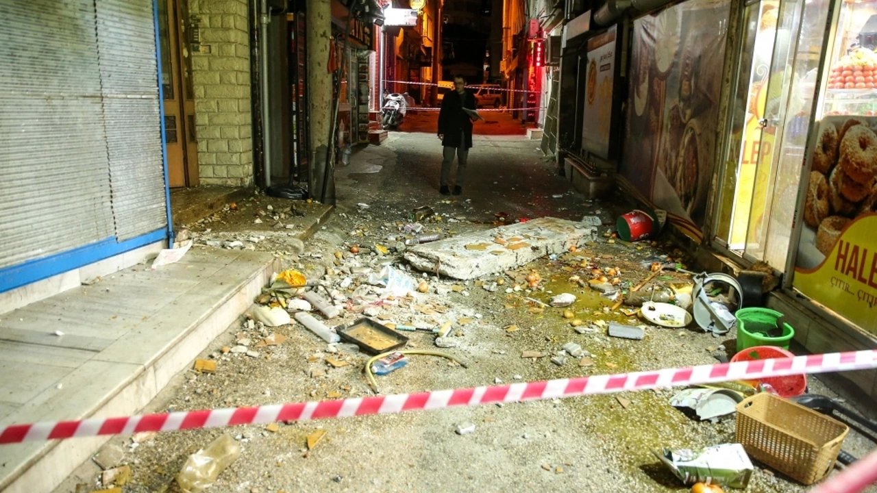 Balkon Çöktü Bir Kişi 6. Kattan Düştü