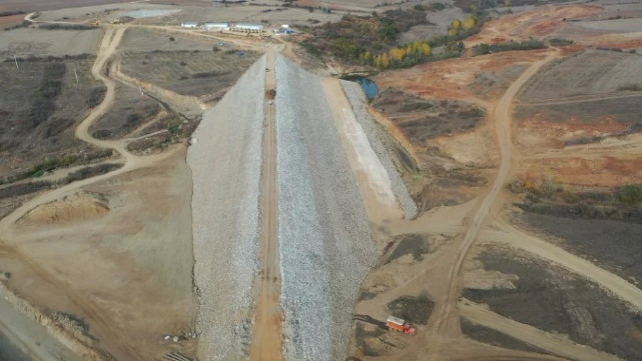 Edirne'deki Büyüköğünlü Göleti Su Tutmaya Başladı