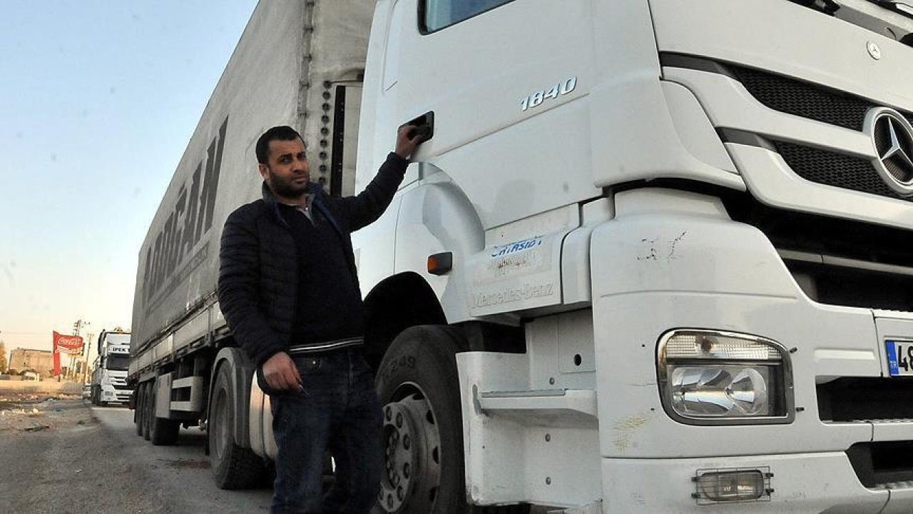 Edirne'deki Tır Şoförlerine Türk Kızılay'ı İkramda Bulundu