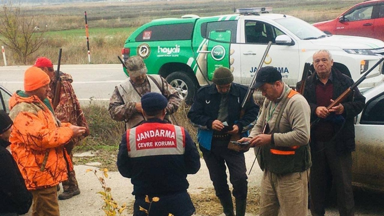 Edirne'de Avcılar Jandarma Tarafından Denetlendi