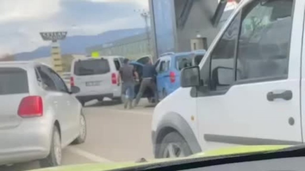 Trafikte 2 Kişiyi Darbeden 4 Şahıs Tutuklandı